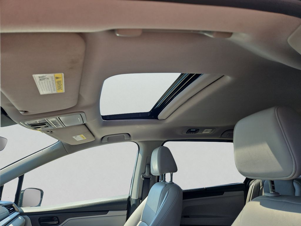 2023 Honda Odyssey EX-L - Photo 15