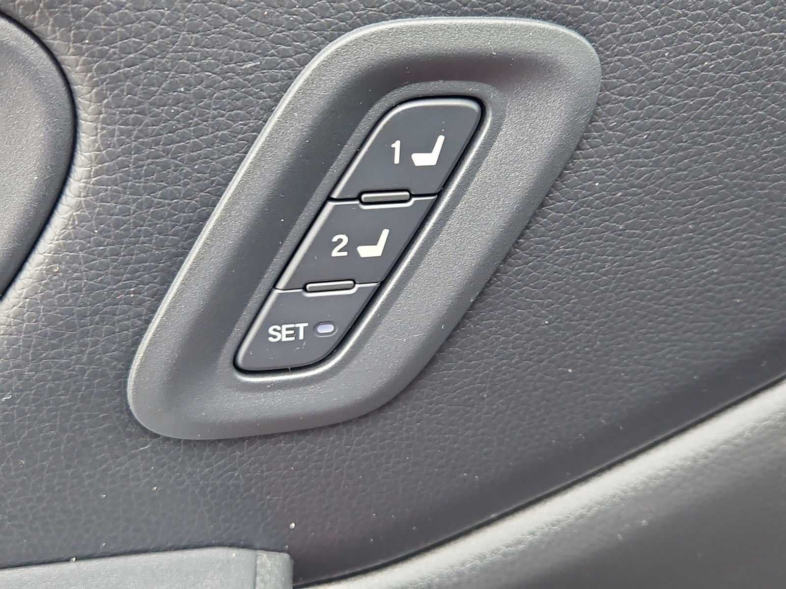 2025 Honda Pilot Touring - Photo 21