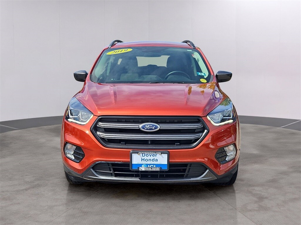 2019 Ford Escape SEL photo 2
