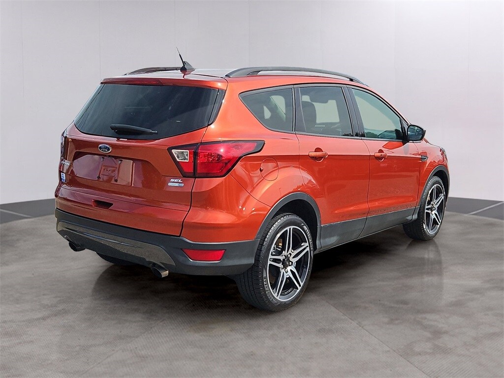 2019 Ford Escape SEL photo 4