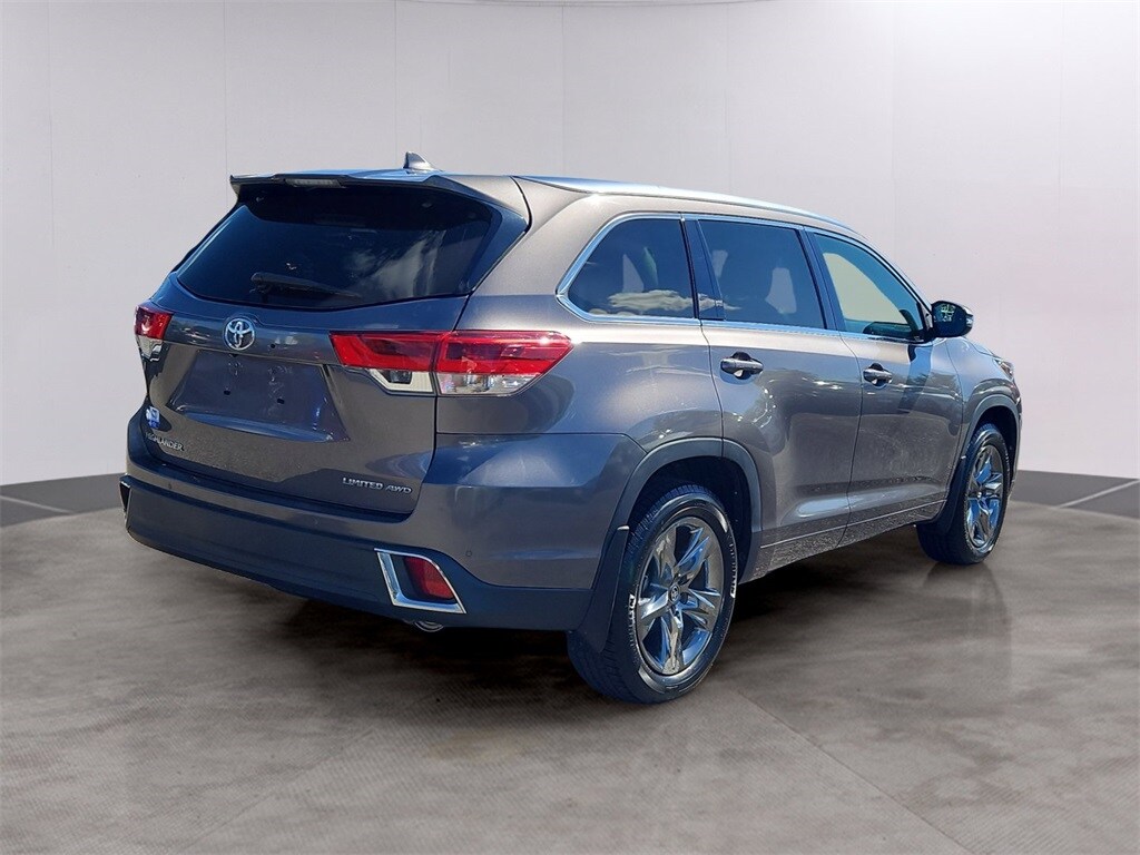 2017 Toyota Highlander Limited Platinum photo 4
