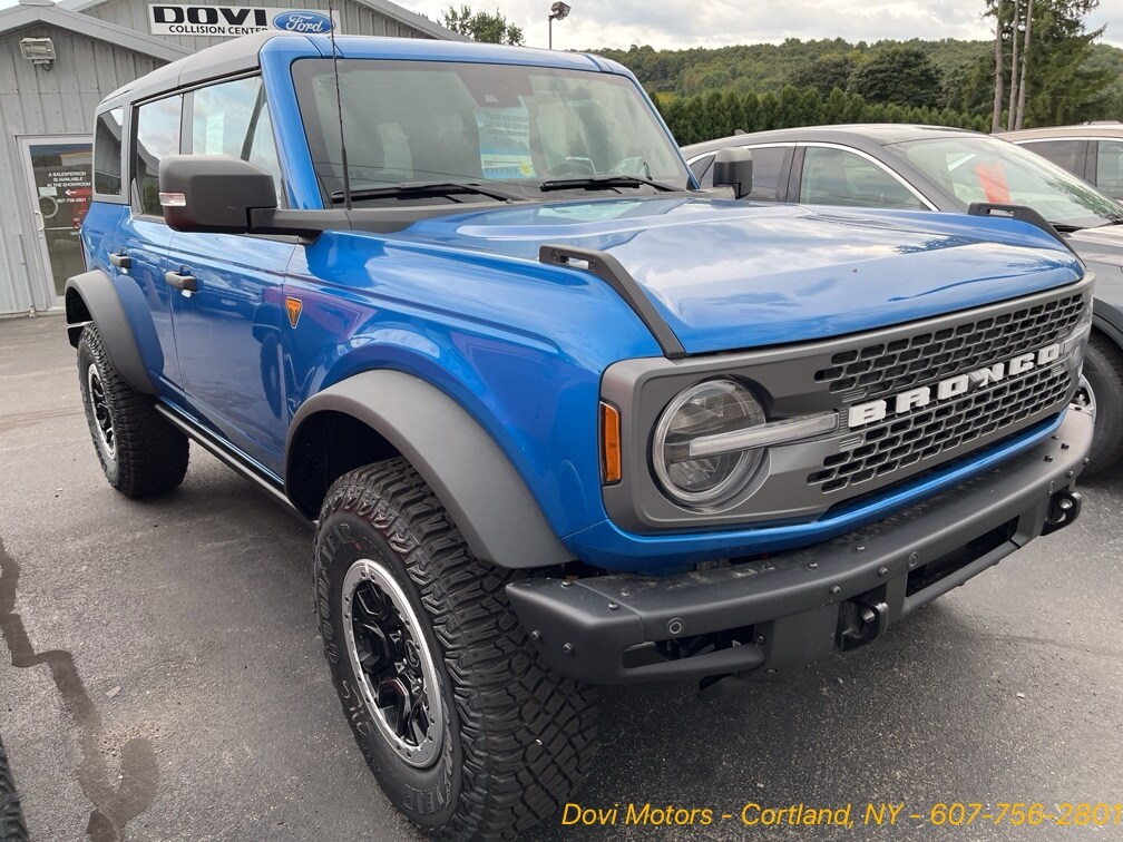 2024 Ford Bronco Badlands photo 2