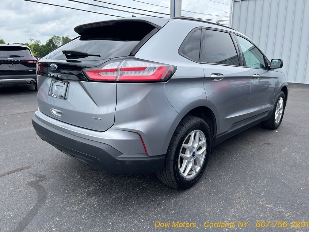 2022 Ford Edge SE photo 3
