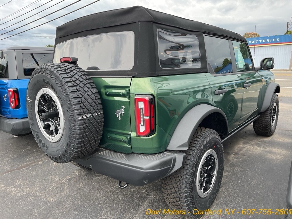 2024 Ford Bronco Badlands photo 3