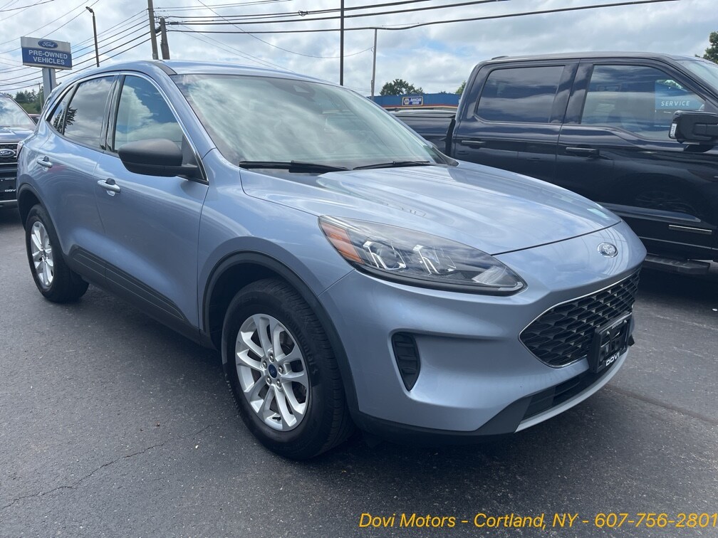 2022 Ford Escape SE photo 2