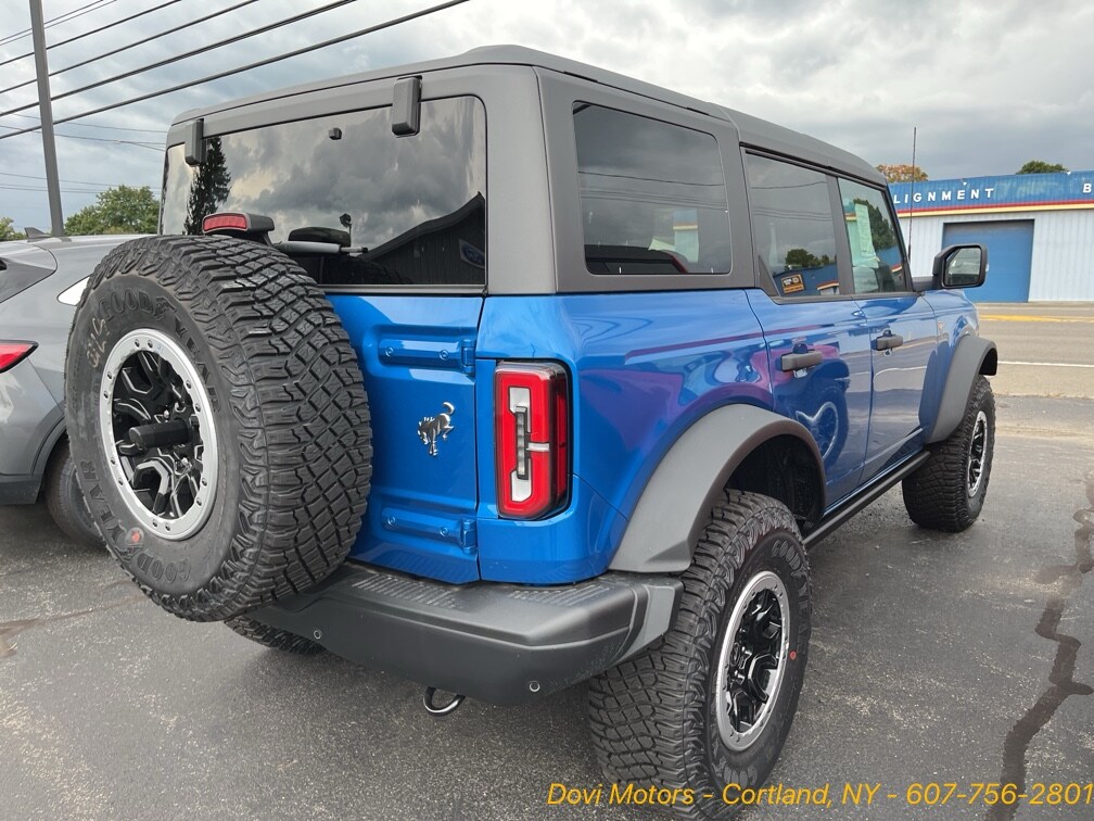 2024 Ford Bronco Badlands photo 3
