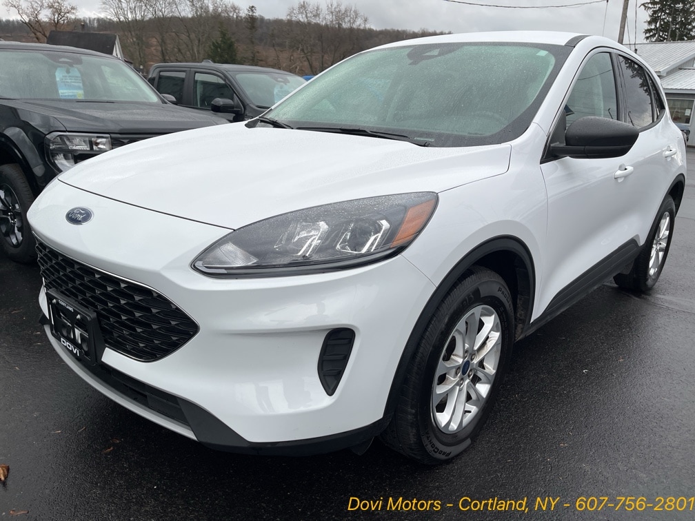 2022 Ford Escape SE's photo