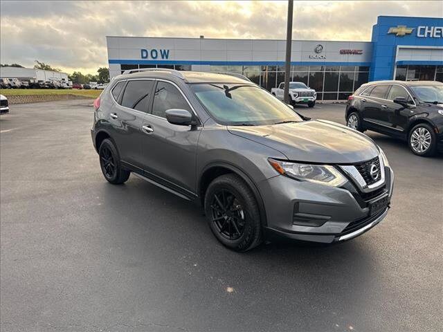 2017 Nissan Rogue SV photo 4