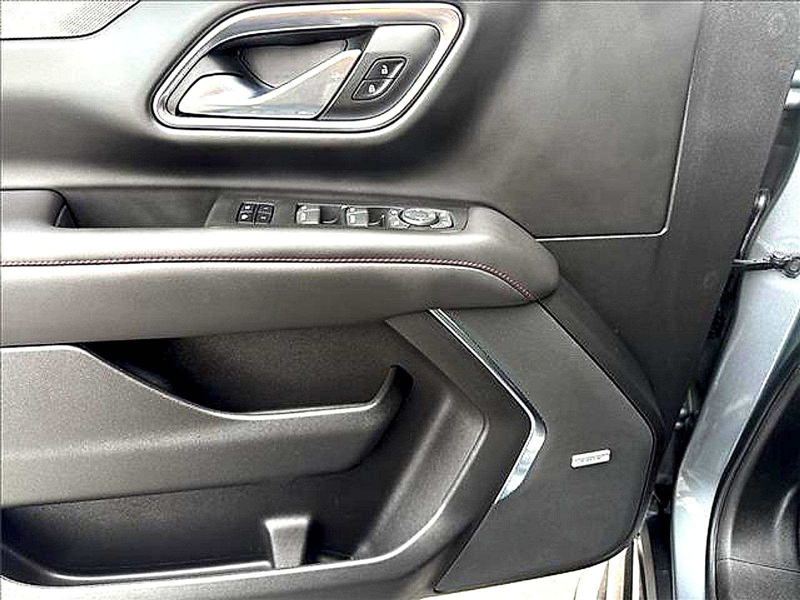 2022 Chevrolet Tahoe RST - Photo 10