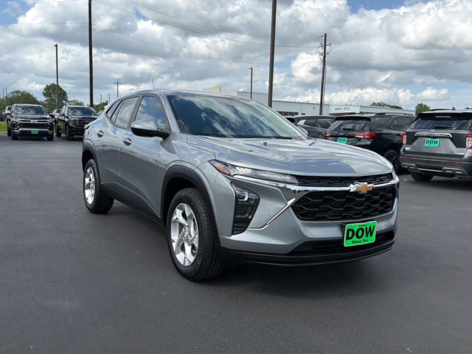 2024 Chevrolet Trax LS's photo