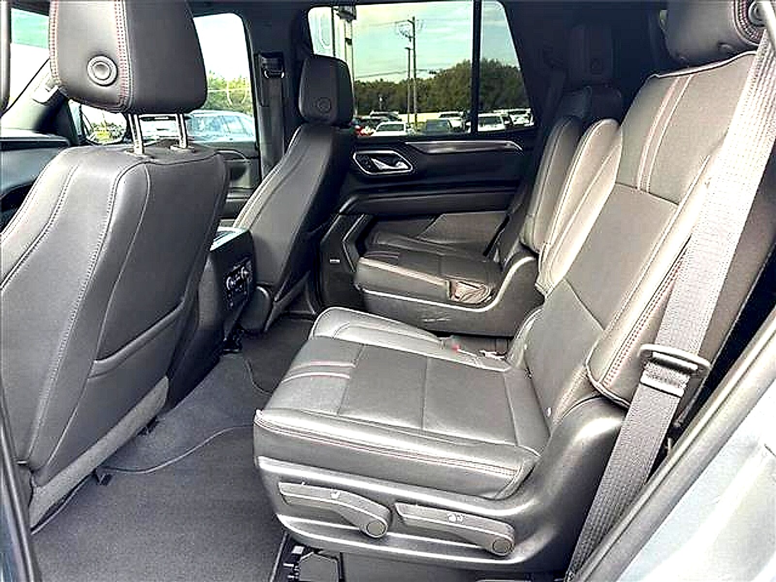 2022 Chevrolet Tahoe RST - Photo 11