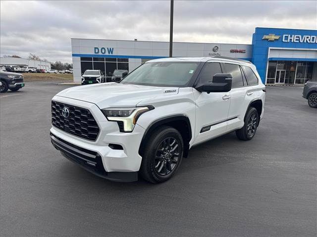 2023 Toyota Sequoia SR5's photo