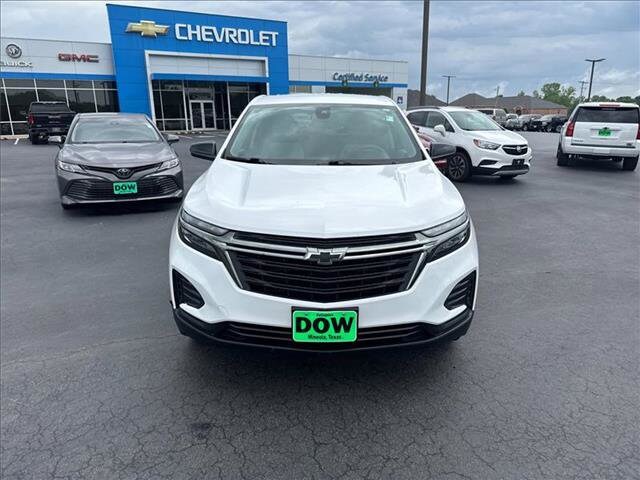 2024 Chevrolet Equinox LS photo 3