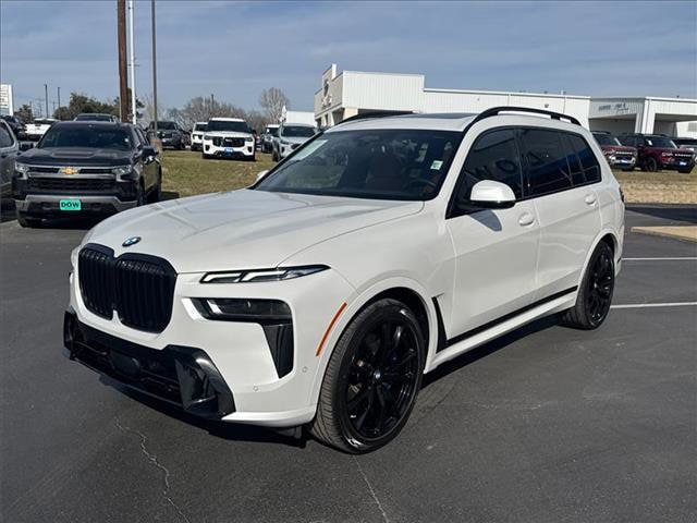 2023 BMW X7 40i's photo