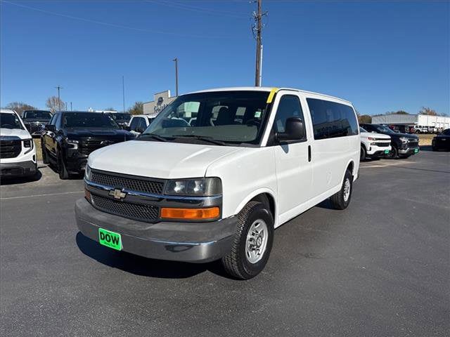 2016 Chevrolet Express Passenger LS's photo