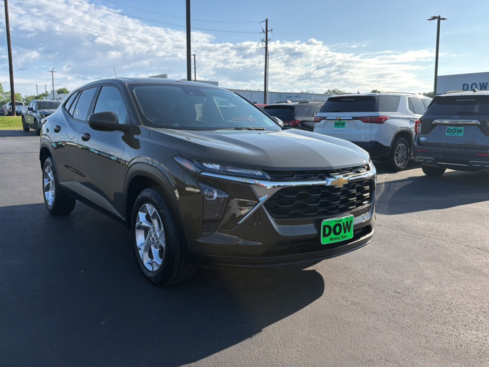 2024 Chevrolet Trax LS's photo