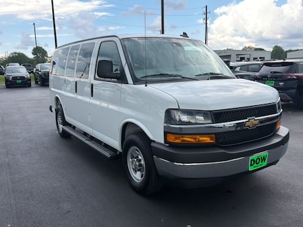 2025 Chevrolet Express Passenger 1LT Van
