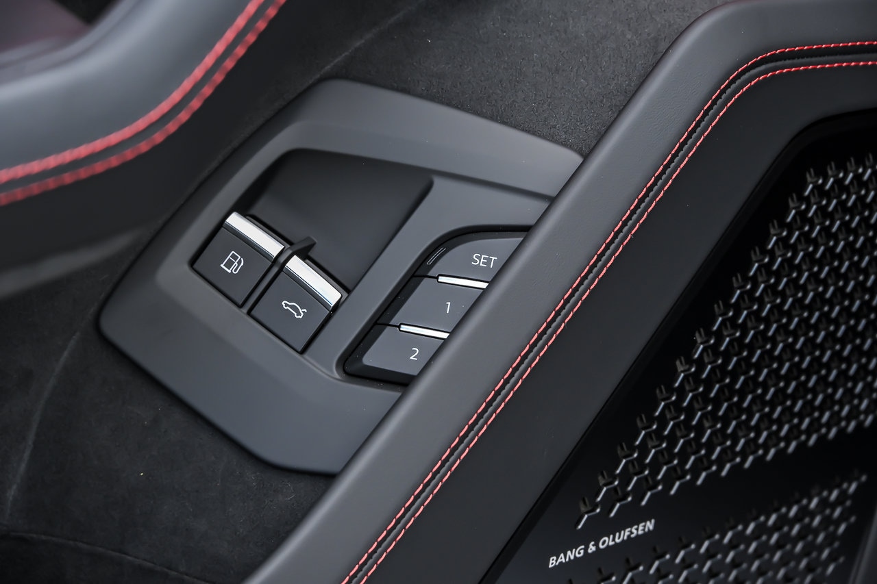 2026 Lamborghini Urus SE - Photo 17