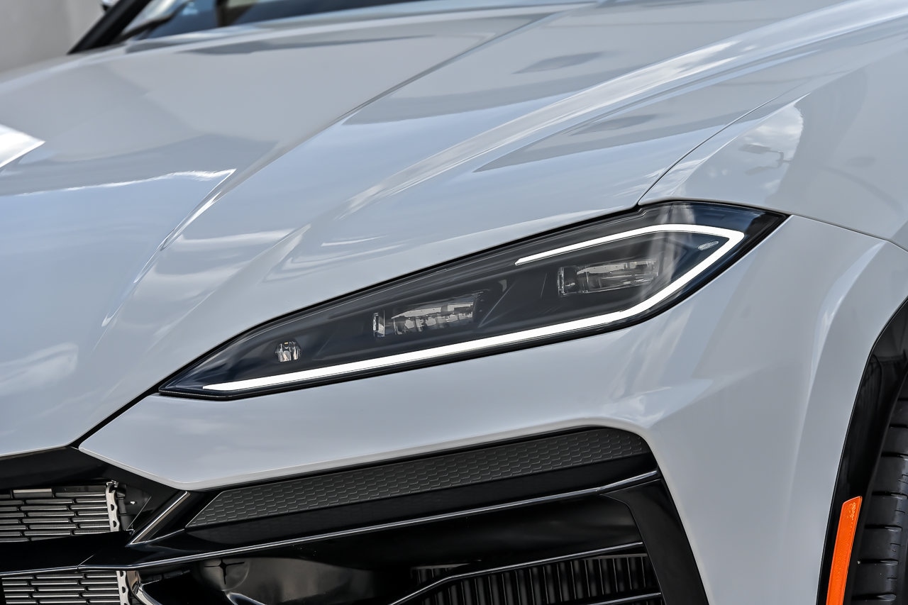 2026 Lamborghini Urus SE - Photo 7
