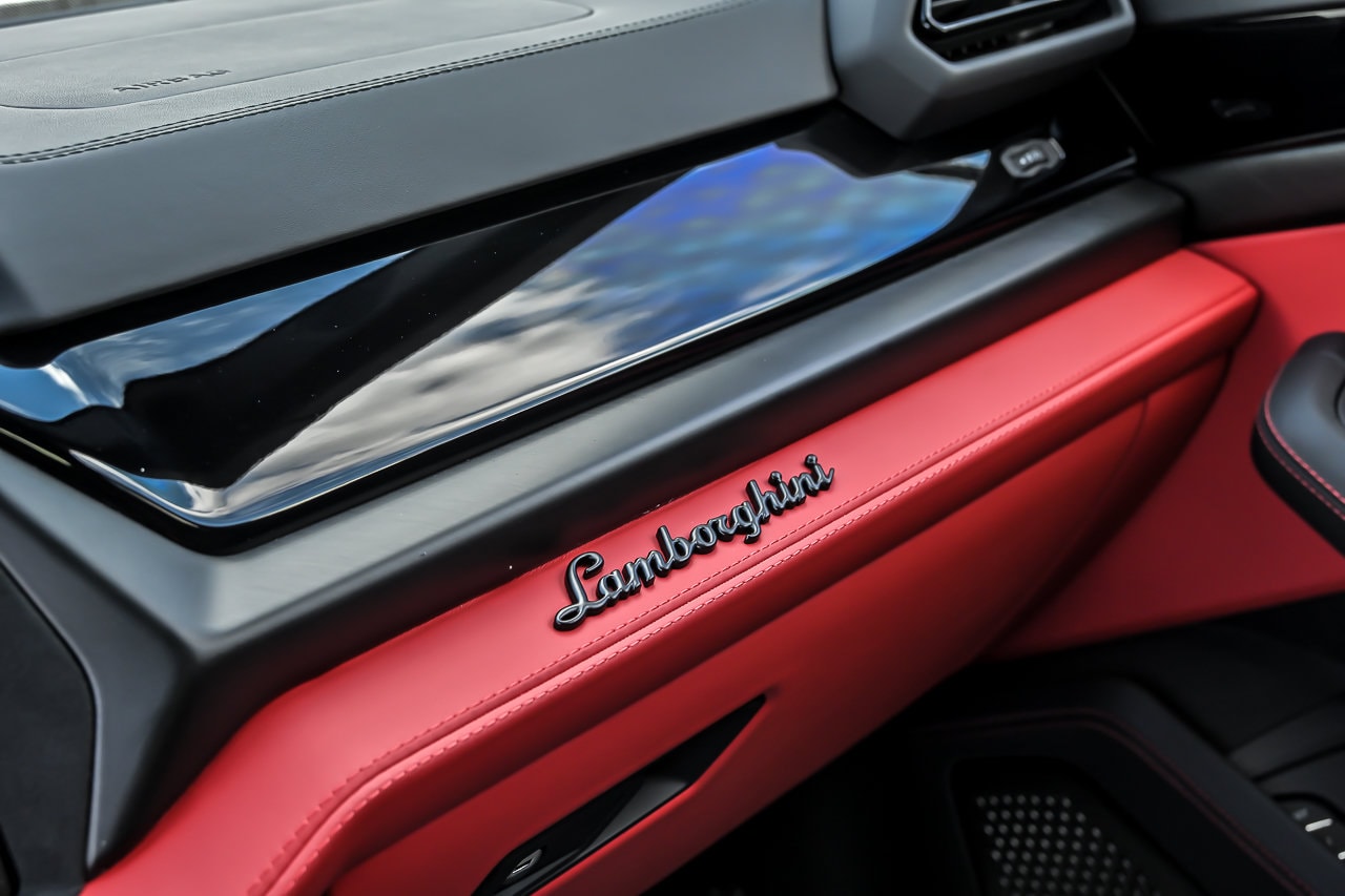 2026 Lamborghini Urus SE - Photo 40