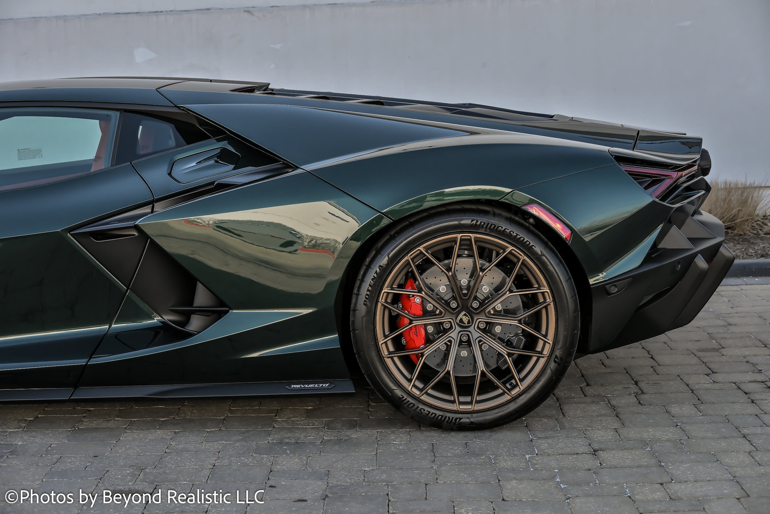 2026 Lamborghini Revuelto Base - Photo 11