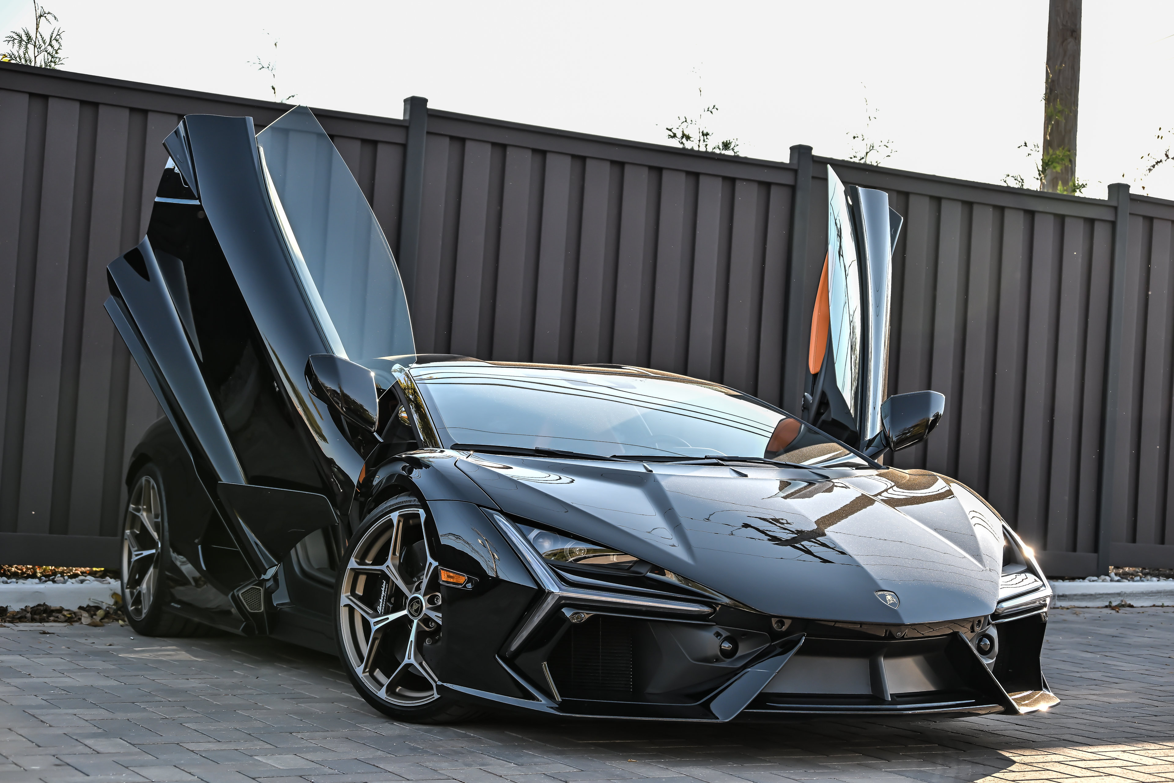  Lamborghini Revuelto
