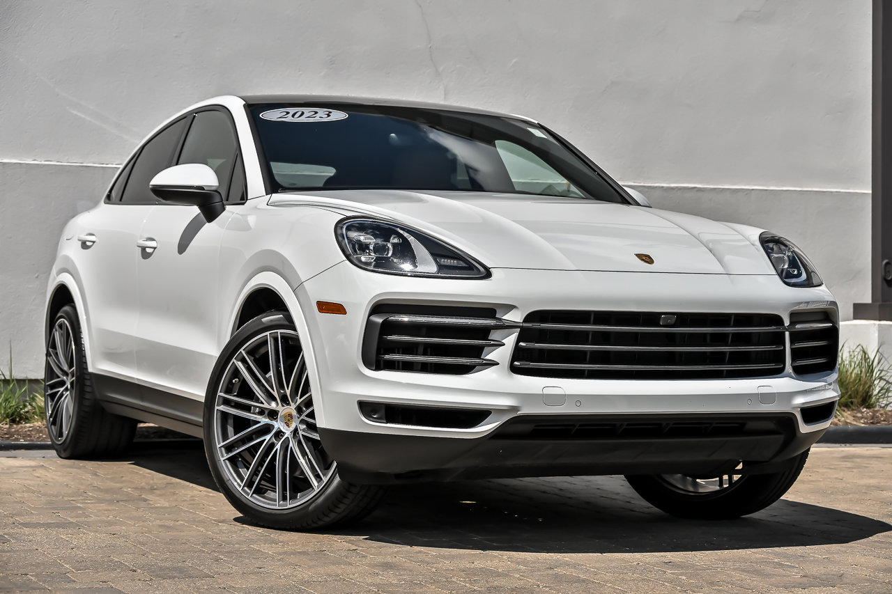 2023 Porsche Cayenne Platinum Edition's photo
