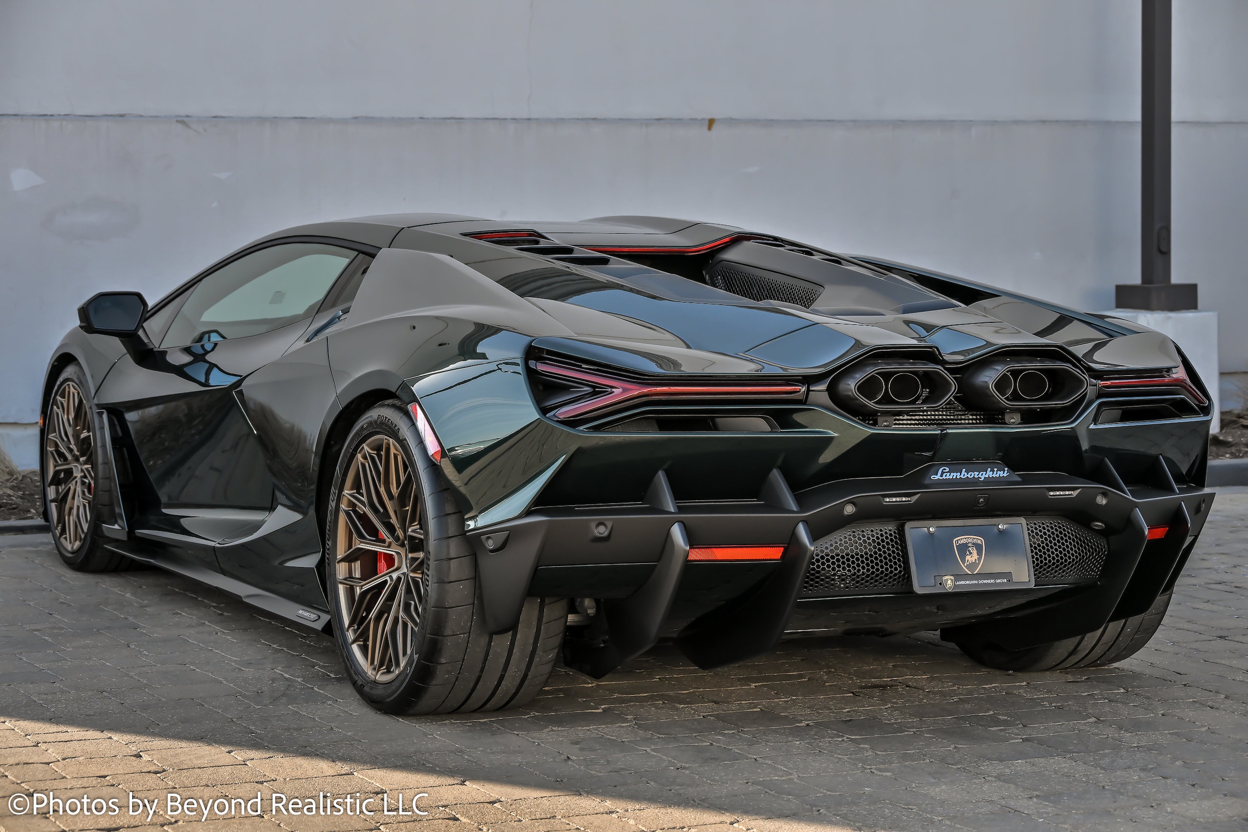 2026 Lamborghini Revuelto Base - Photo 12