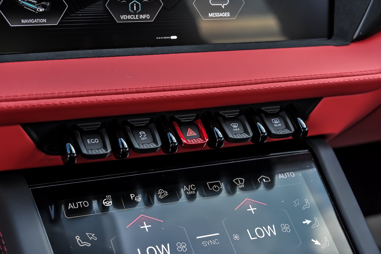 2026 Lamborghini Urus SE - Photo 37