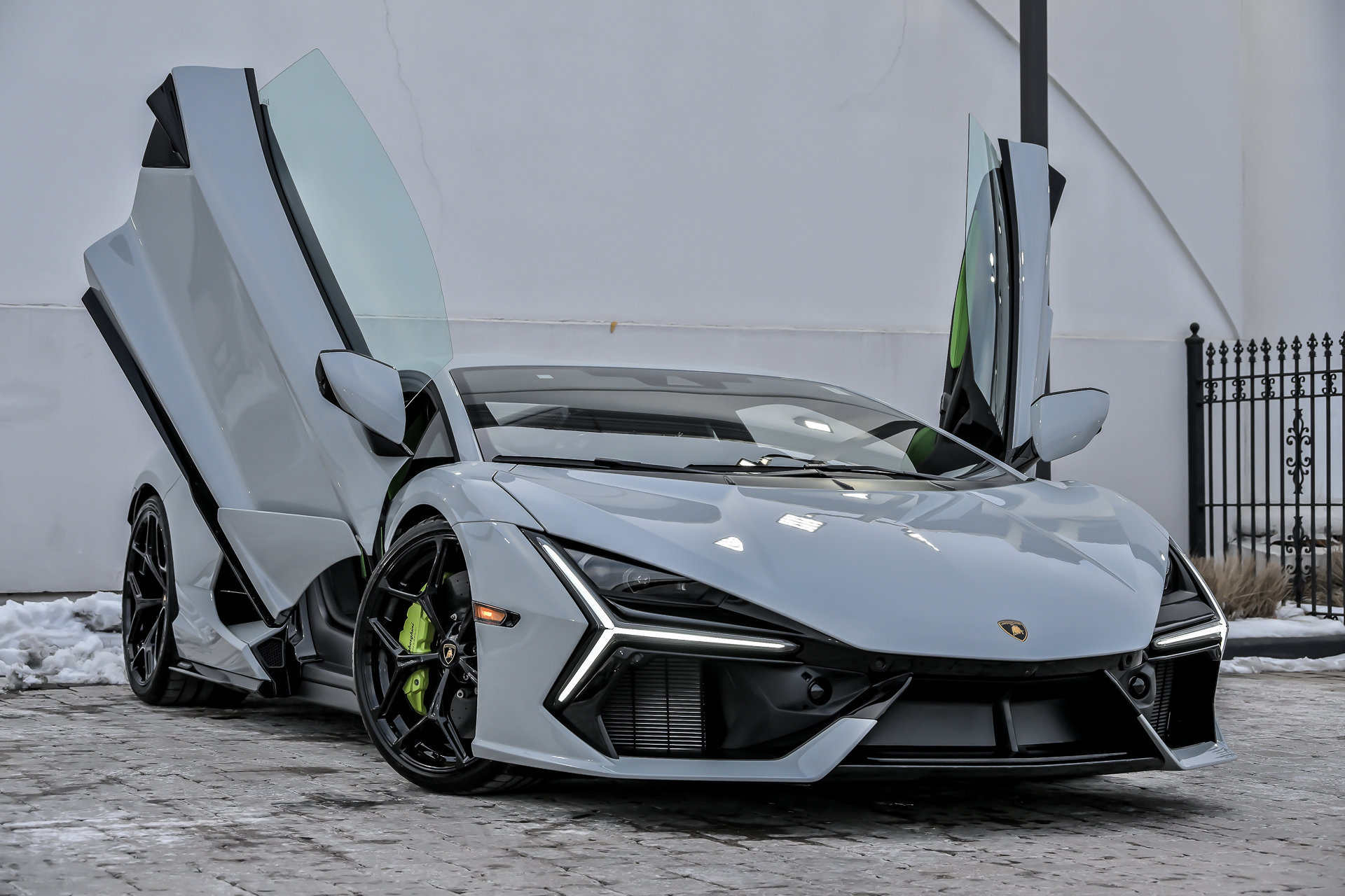 2025 Lamborghini Revuelto