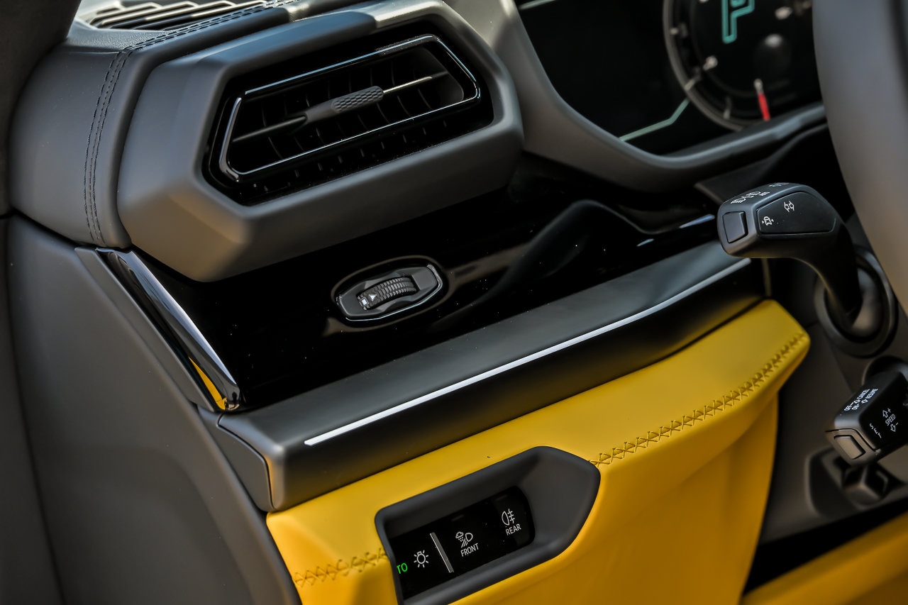 2026 Lamborghini Urus SE - Photo 28