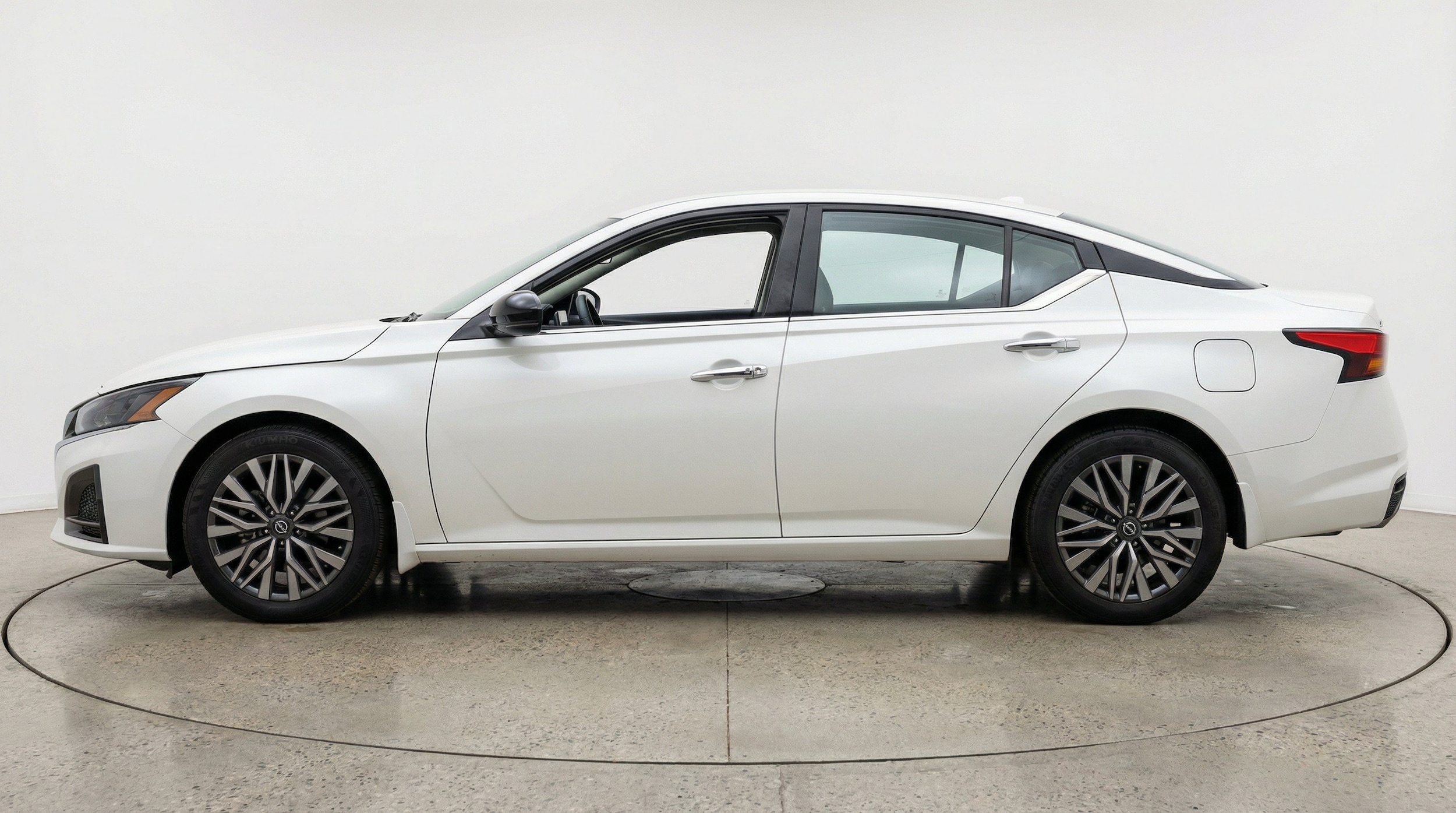 Thumbnail: 2025 Nissan Altima - 5