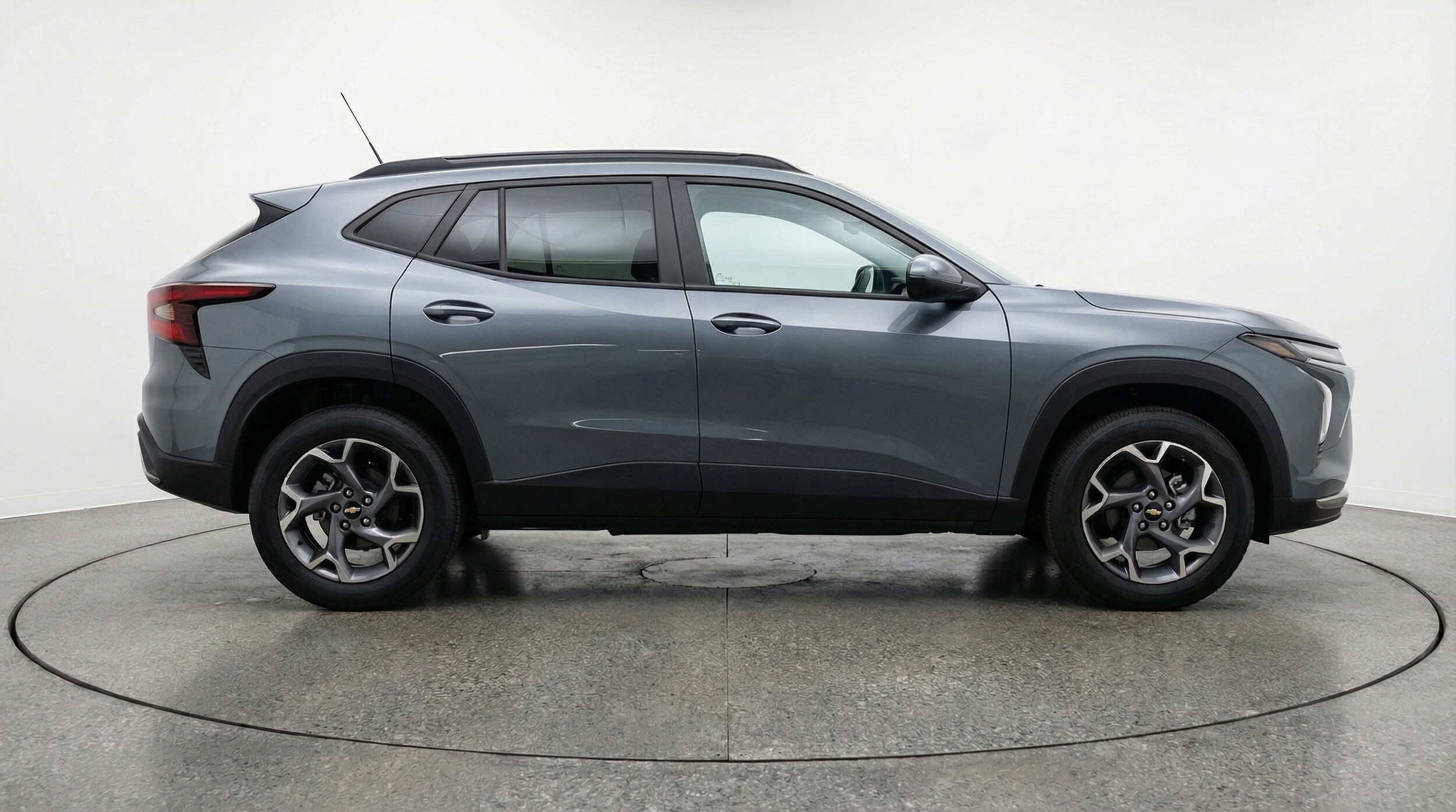 Thumbnail: 2025 Chevrolet Trax - 8