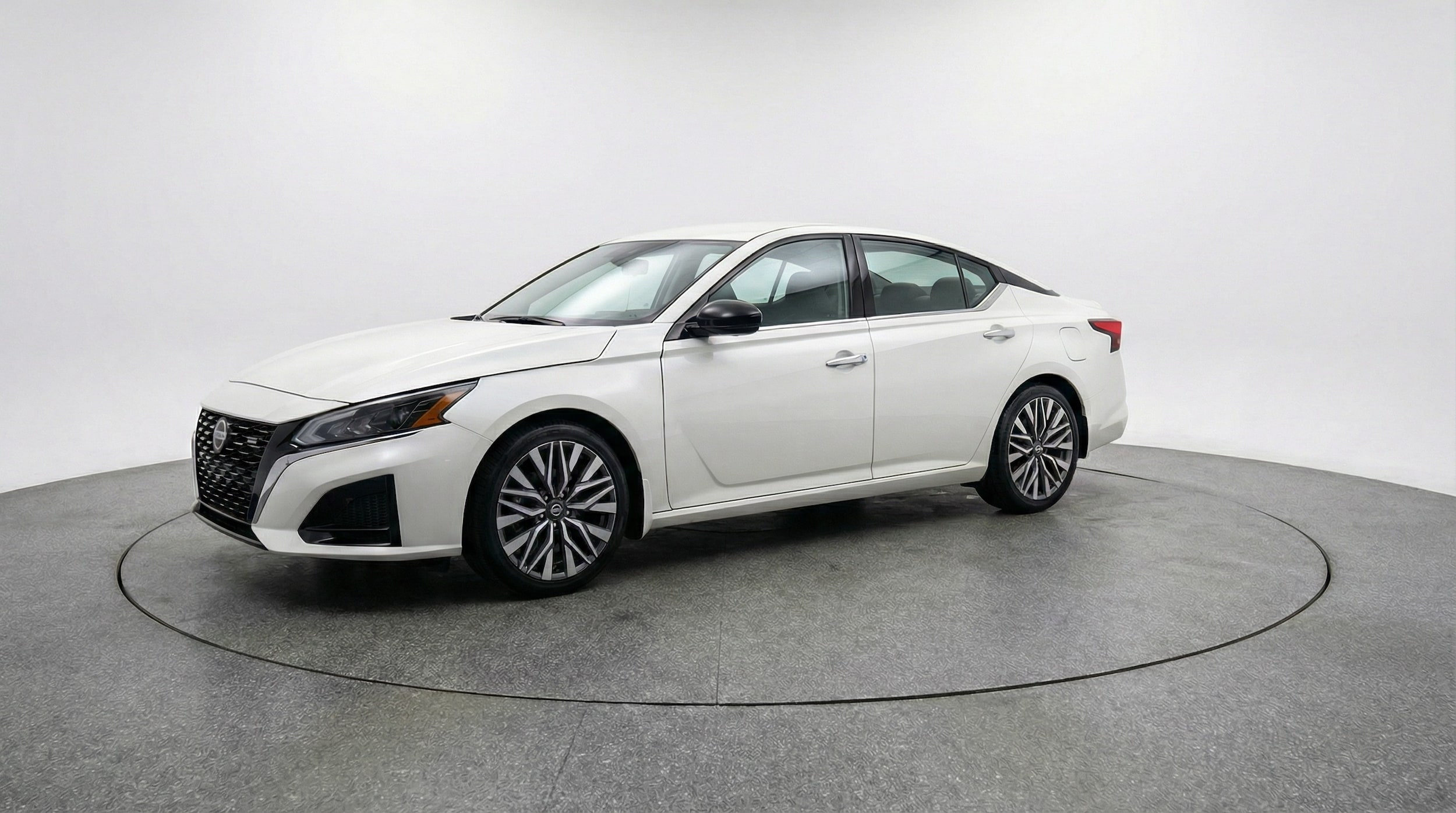 Thumbnail: 2025 Nissan Altima - 3