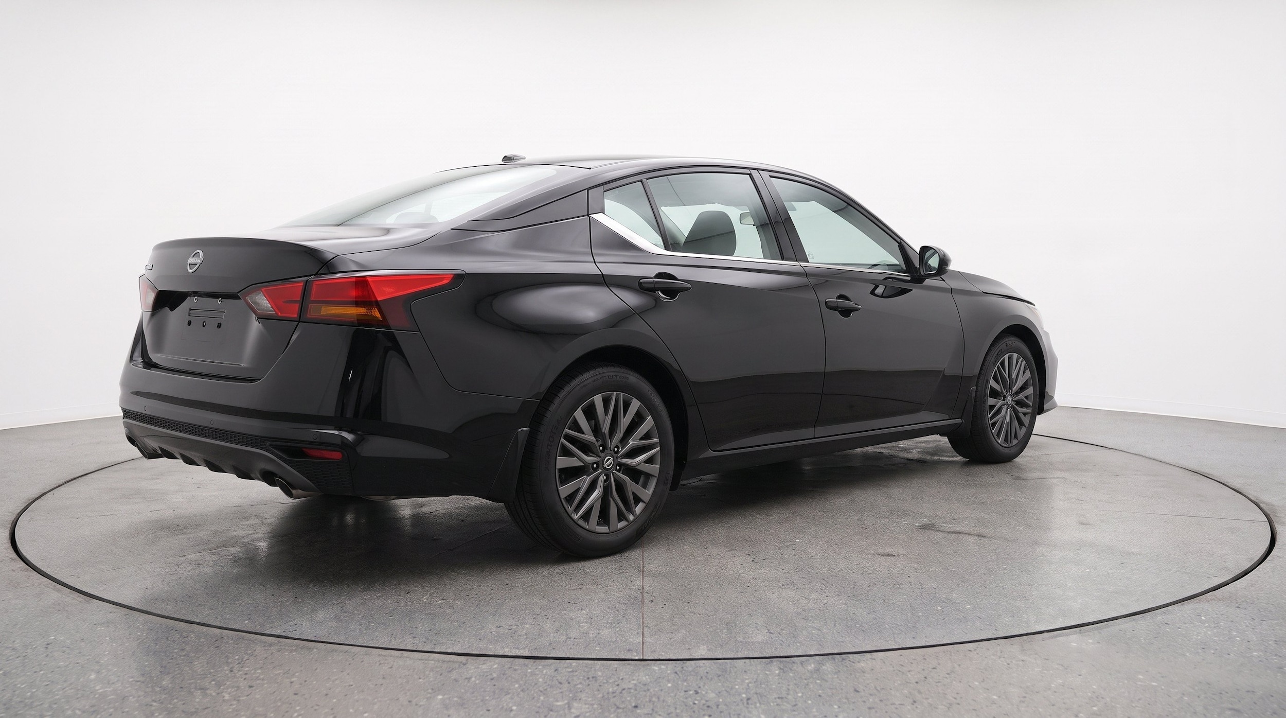 Thumbnail: 2025 Nissan Altima - 9