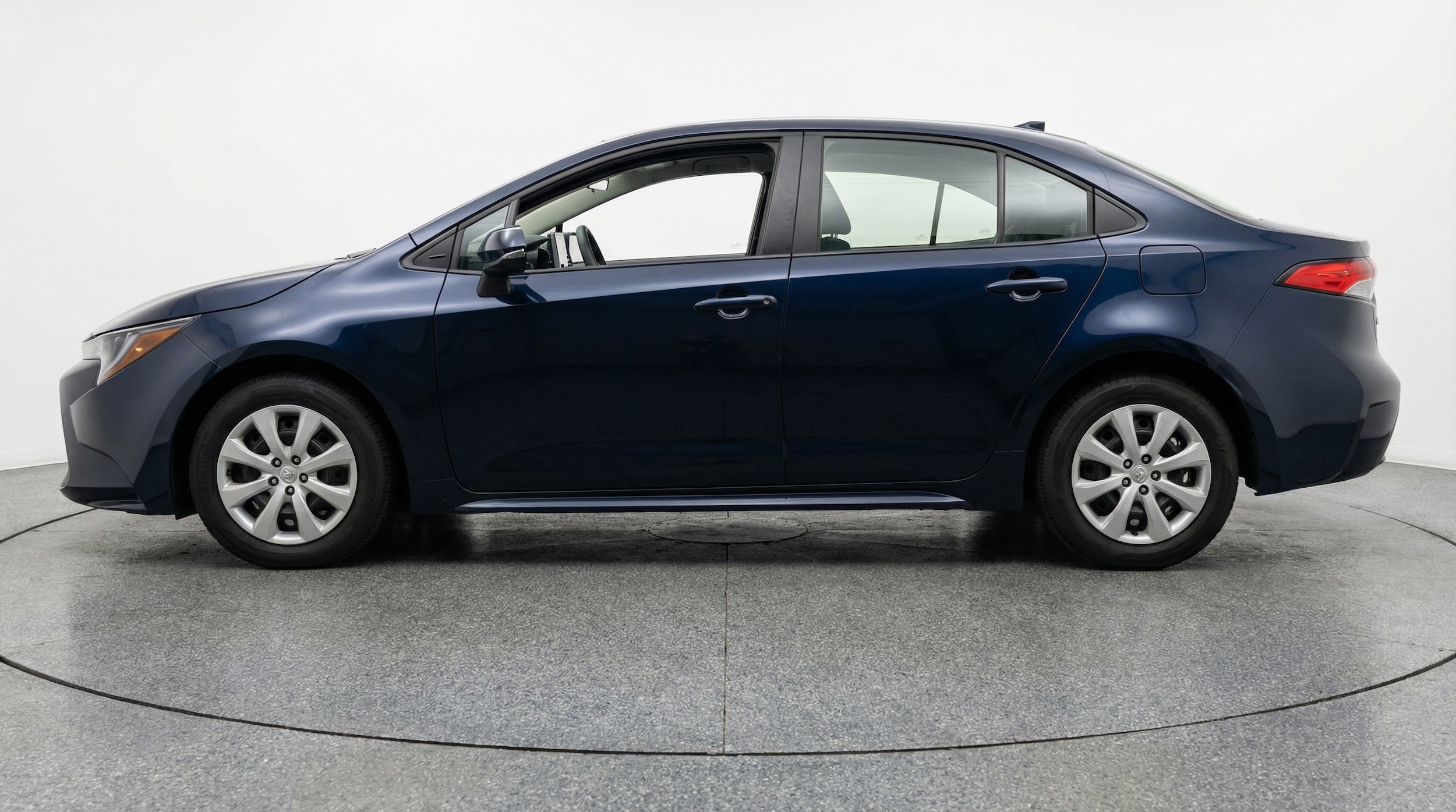 Thumbnail: 2025 Toyota Corolla - 4