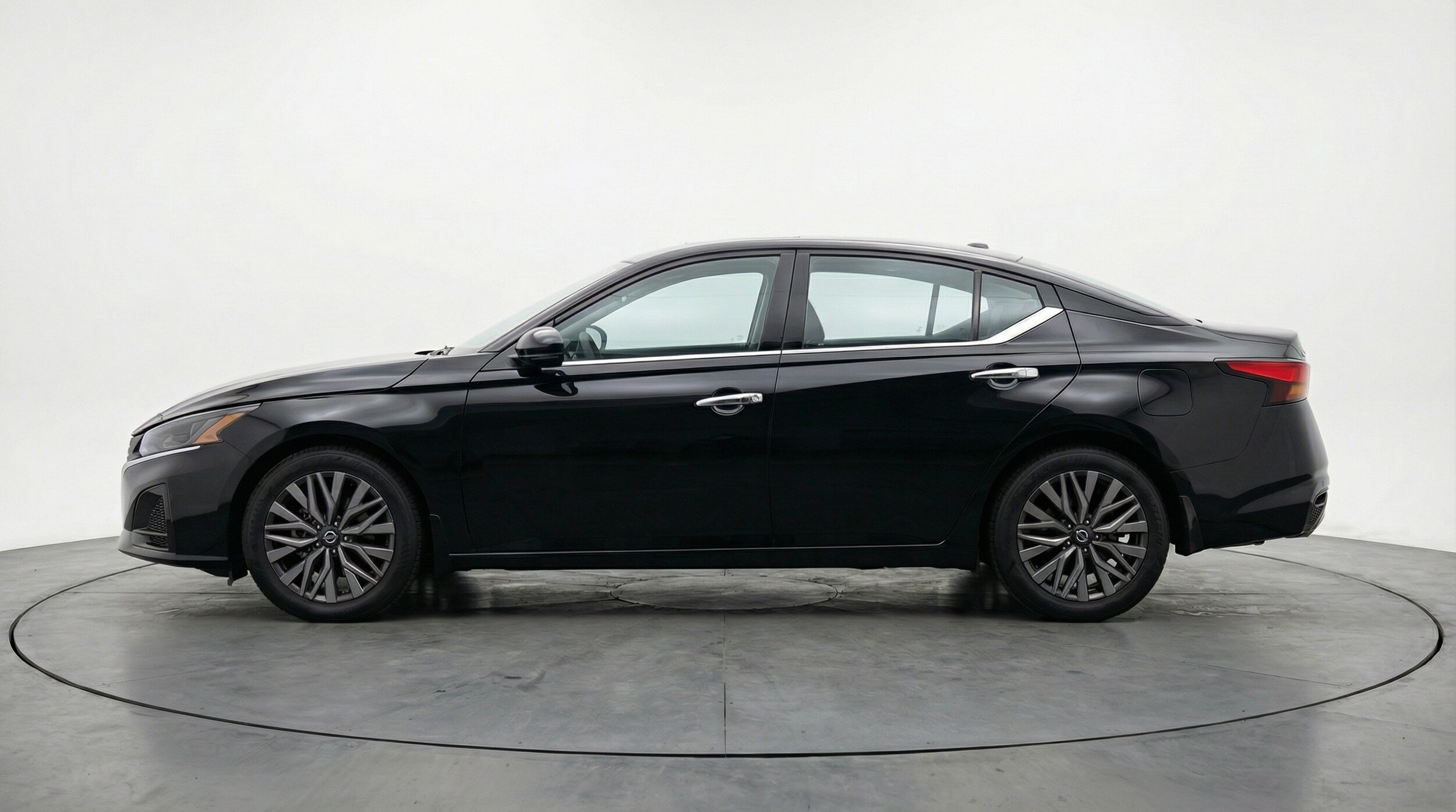 Thumbnail: 2025 Nissan Altima - 4