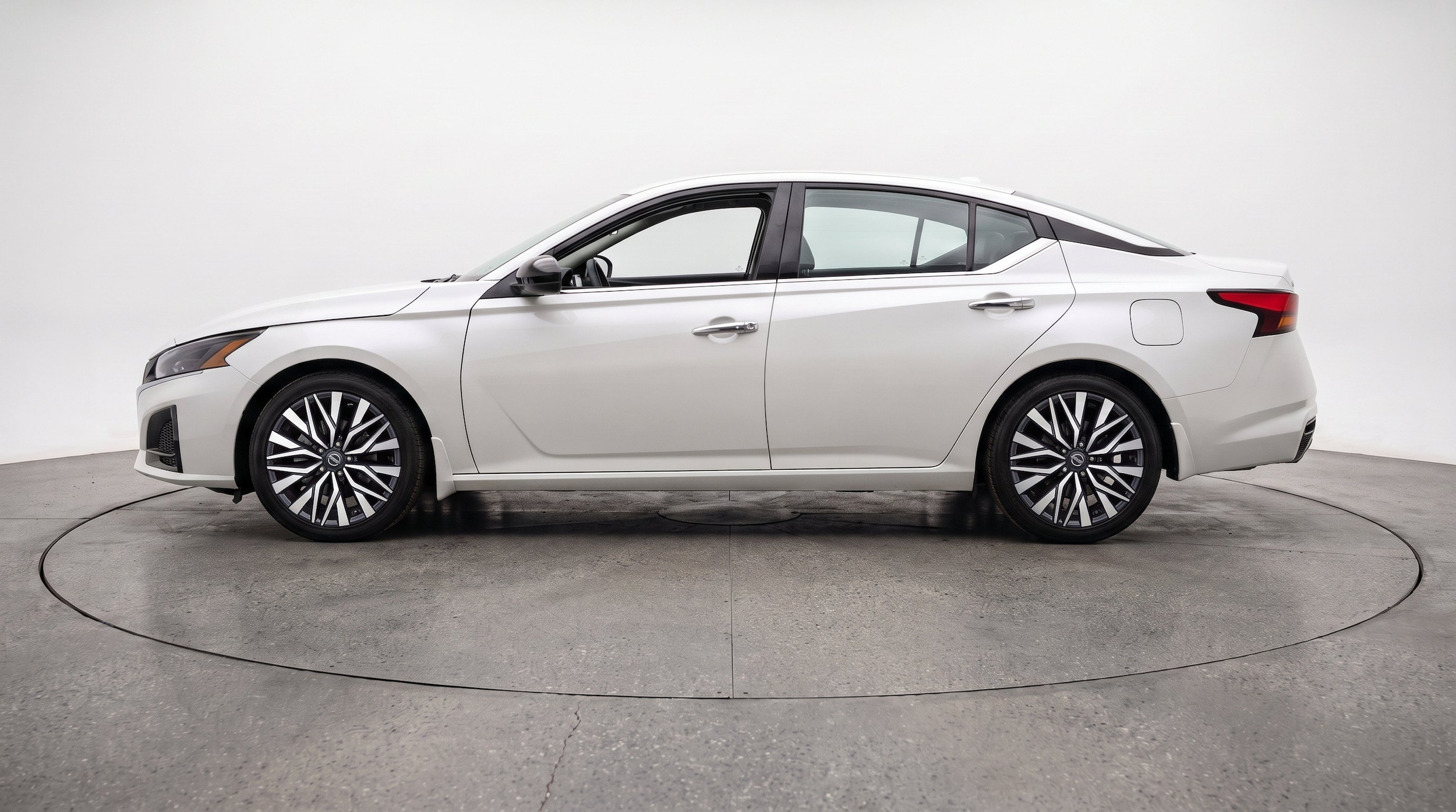 Thumbnail: 2025 Nissan Altima - 5