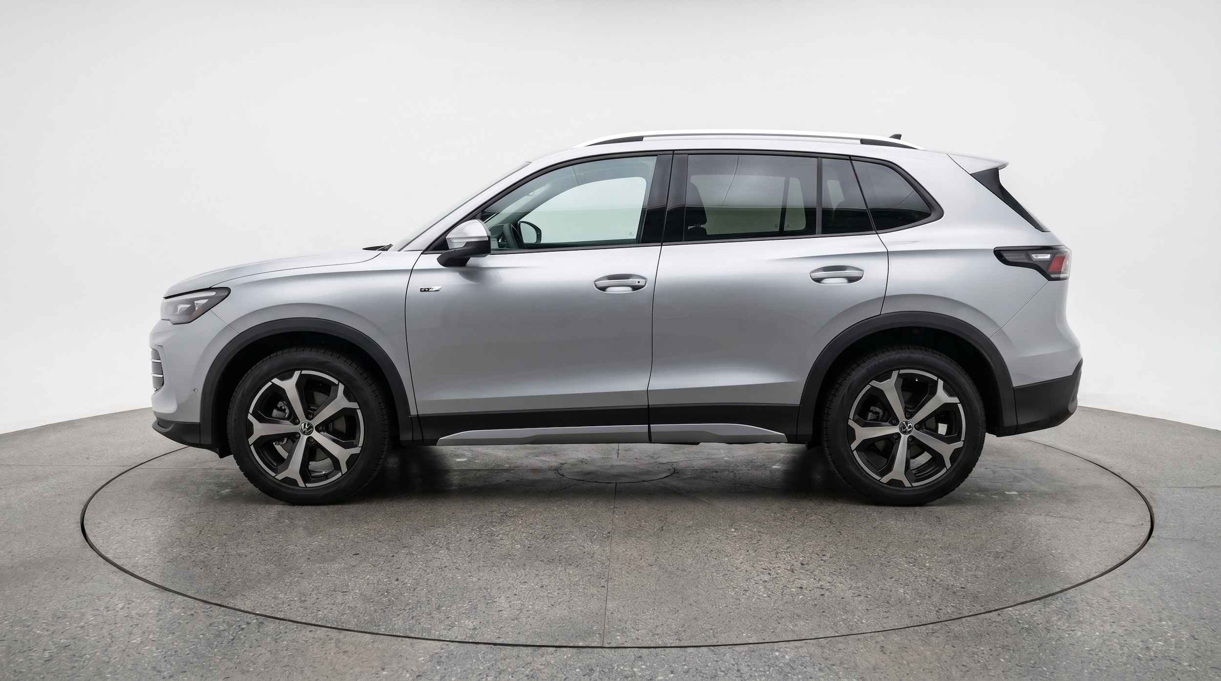 Thumbnail: 2026 Volkswagen Tiguan - 5