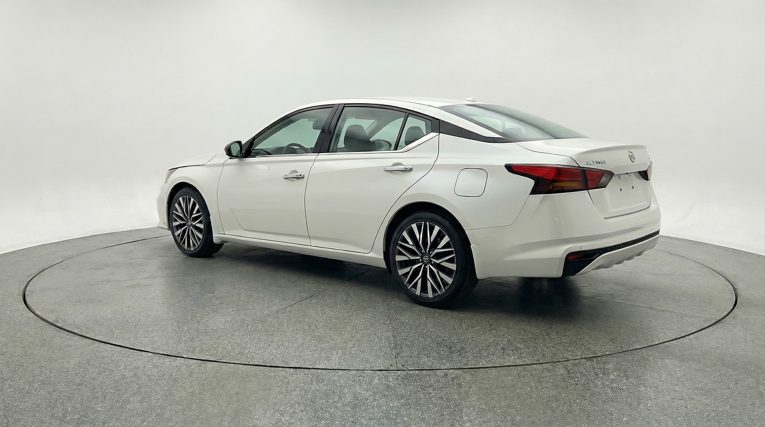 Thumbnail: 2025 Nissan Altima - 5