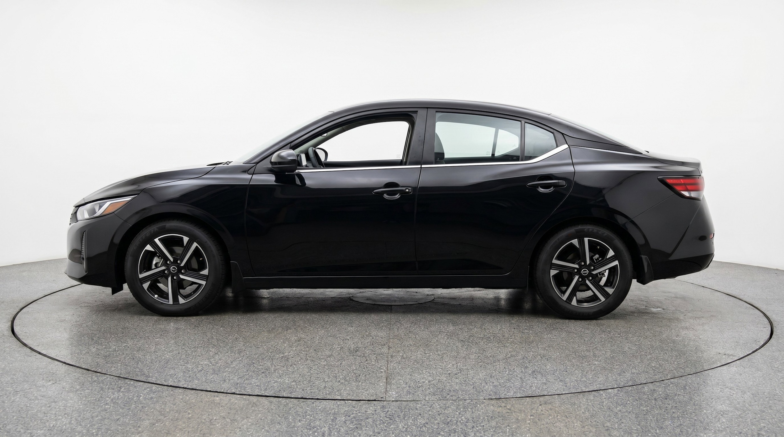 Thumbnail: 2025 Nissan Sentra - 5