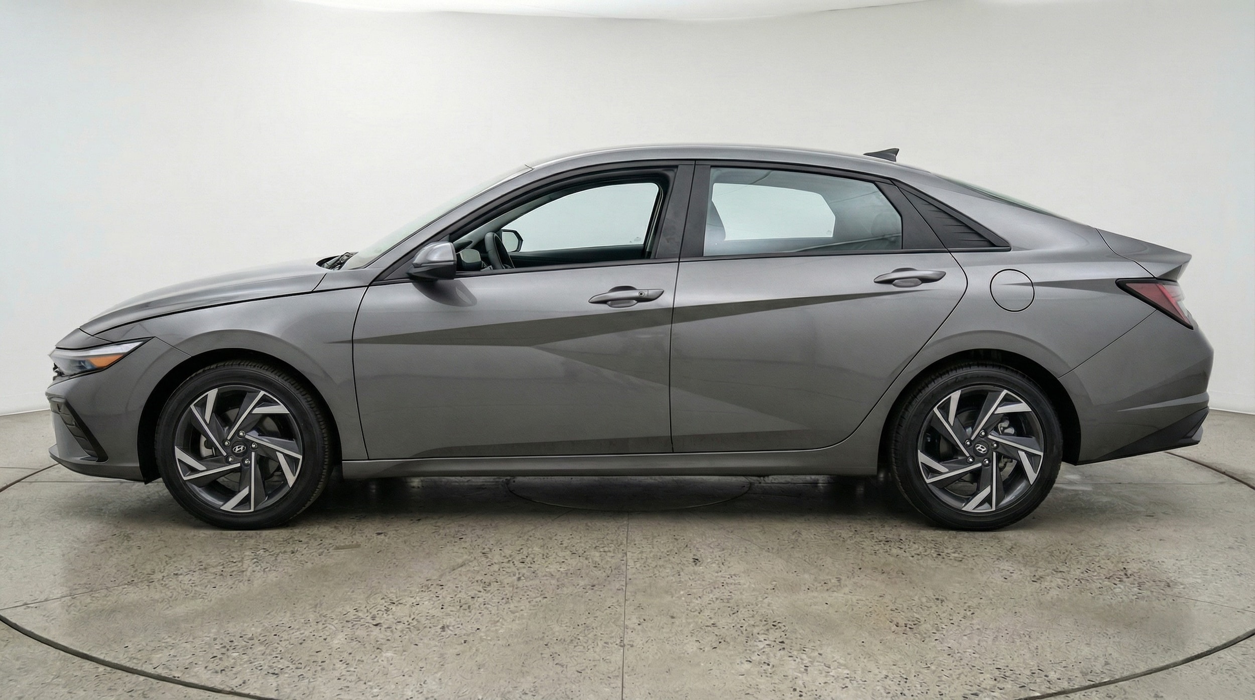 Thumbnail: 2025 Hyundai Elantra - 4