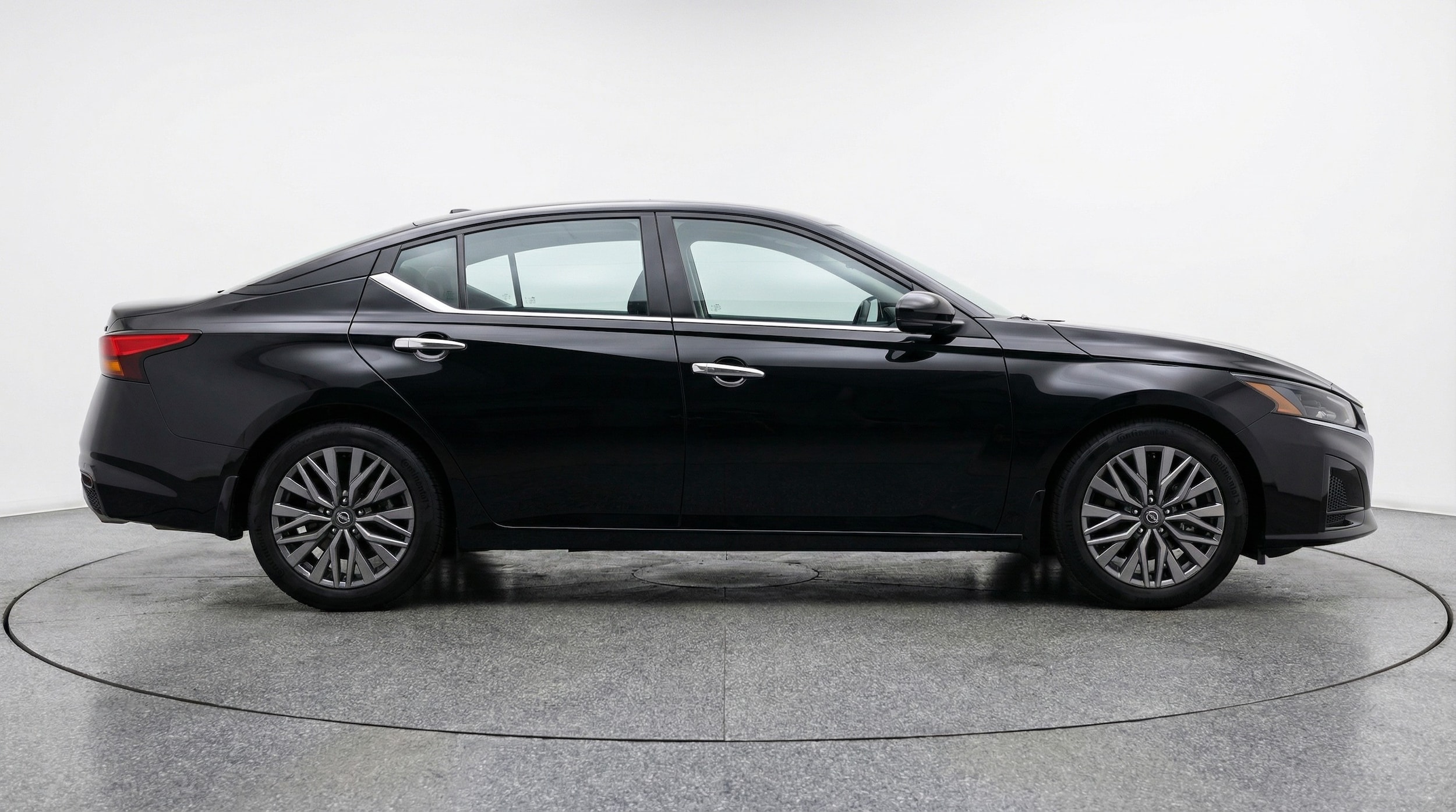 Thumbnail: 2025 Nissan Altima - 8