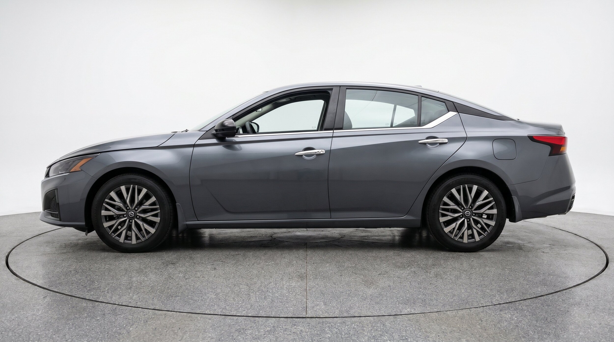 Thumbnail: 2025 Nissan Altima - 5