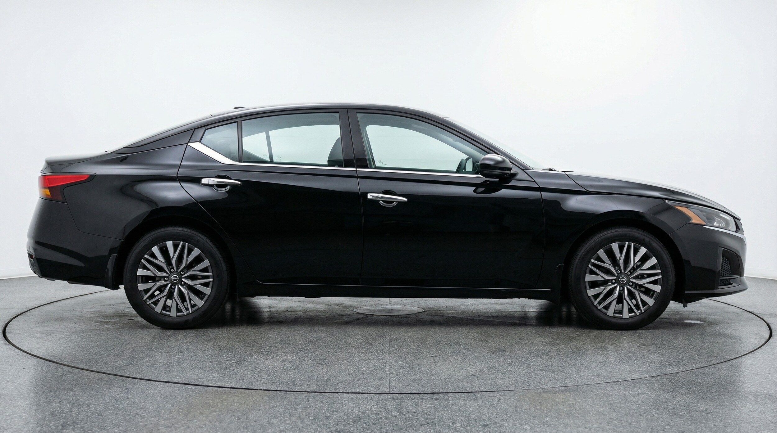 Thumbnail: 2025 Nissan Altima - 8