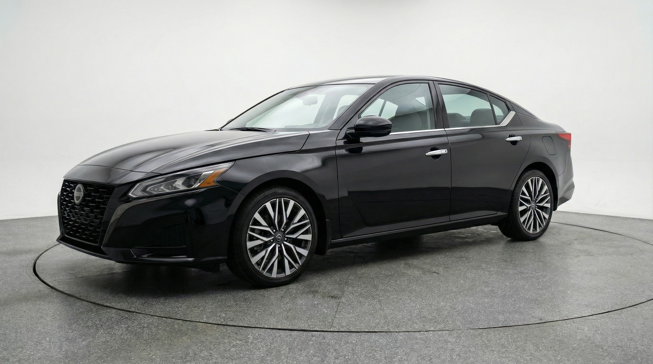 Thumbnail: 2025 Nissan Altima - 3