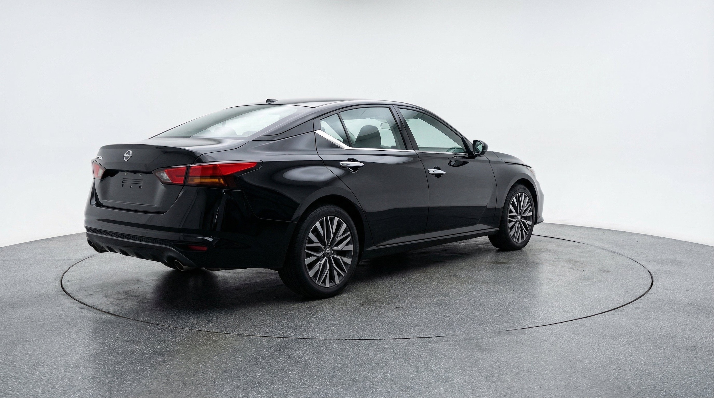 Thumbnail: 2025 Nissan Altima - 9