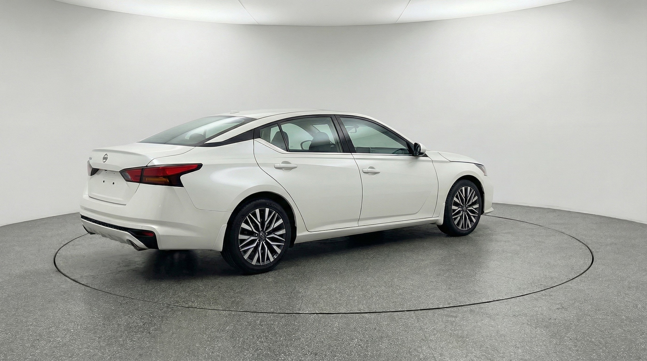 Thumbnail: 2025 Nissan Altima - 9