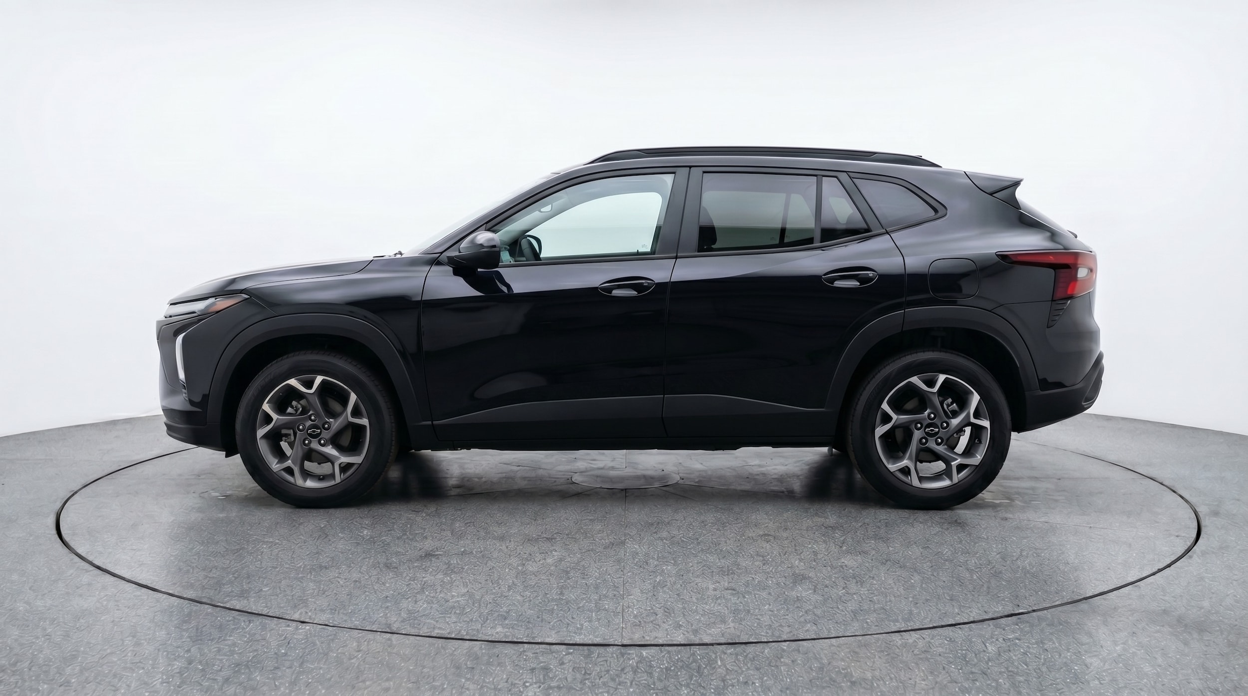 Thumbnail: 2025 Chevrolet Trax - 4