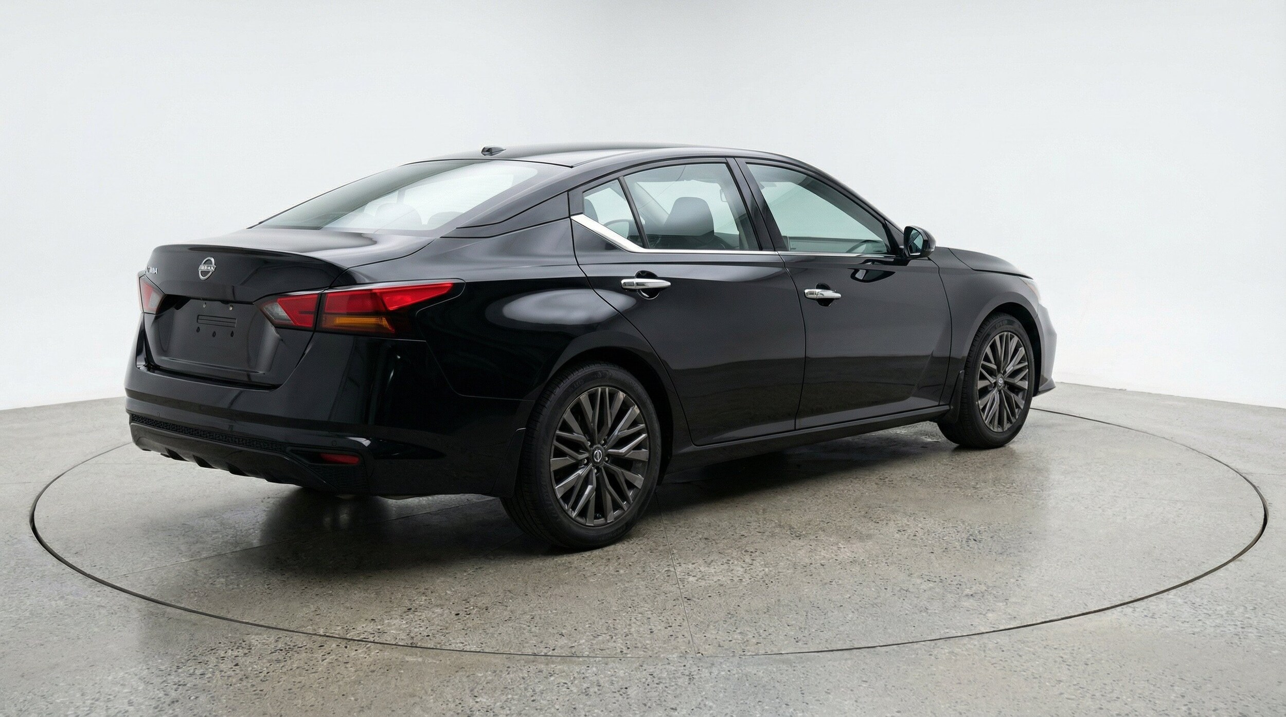 Thumbnail: 2025 Nissan Altima - 9